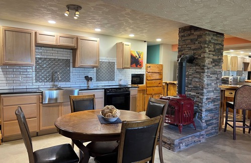 Rexburg Casa | Salem Pines lost Moose lodge Charming 3-bedroom house with AC, WiFi in Rexburg