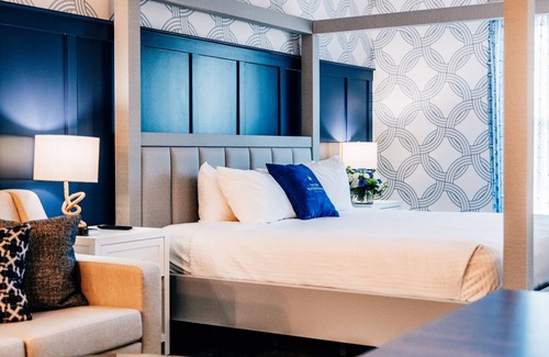 Salem Hotel | Salem Waterfront Hotel & Suites