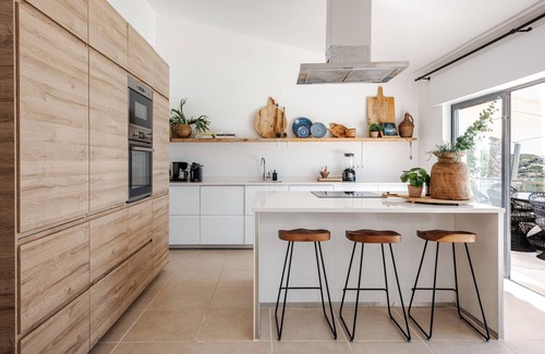 Salema Villa | EXCEPCIONAL VILLA DE SUEÑO CON VISTA AL MAR DE 180 °: PARAÍSO EN SALEMA. AIRCO GUAU