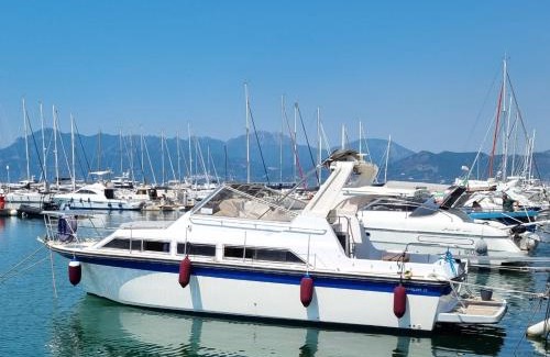 Magazzeno Alquiler De Eote | Salerno B&B on Boat Poetica