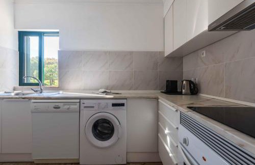 Salgados Apartamento | Salgados 1 Bedroom Apartment - 500m from the Beach