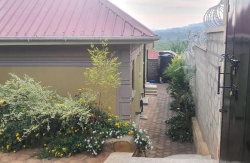 Kampala Casa | Salinero guest house uganda