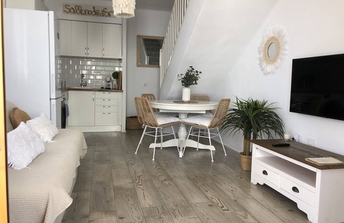 Fornells Casa | SALLUMDESFAR - Bonito Apartamento duplex.