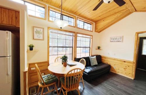Woodland Park Casa | Sally's Cabin is a quaint two bedroom tiny home