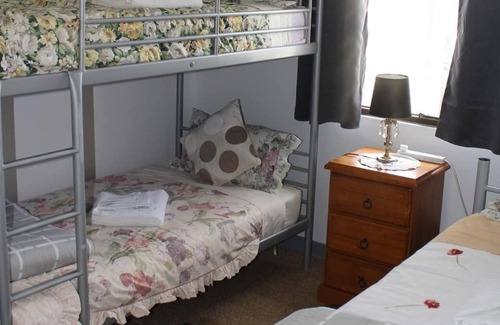 Kingscote Apartamento | Sally's Kingscote Retreat 1- From $75/nite for 5 people