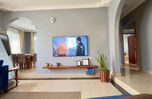 Dar es Salaam Casa | Sally's home-near JNIA airport