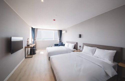 Aewol Hotel | Sally's Jeju