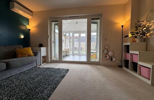 Newport Pagnell Casa | Salmon's Home - A peaceful sanctuary