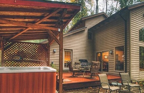 Brightwood Casa | Salmonberry Retreat