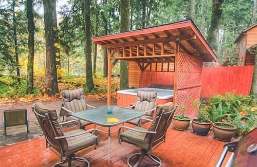 Brightwood Casa | Salmonberry Retreat