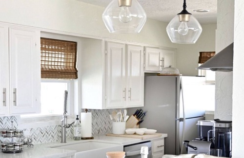 Bermuda Beach Casa | Salt Air Cottage: Beachfront Charming & Luxe home!