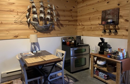 Hamlin County Cama Y Desayuno | Salt and Light Retreat for Overnight Stays in Rural South Dakota