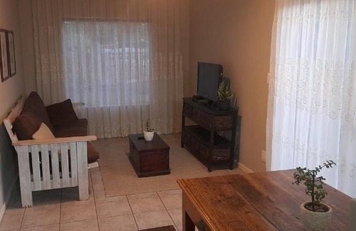 Beaufort West Apartamento | Salt and Pepper Garden Cottage