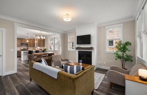 Pacific Beach Casa | Salt and Vine Cottage by Seabrook Hospitality