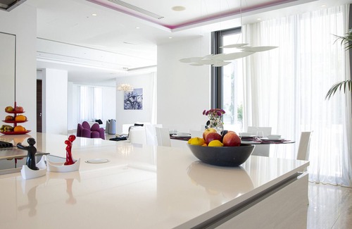 Larnaca Villa | SAL LAGO VILLA CON DISEÑO MODERNO EN LARNACA, CHIPRE CERRADO A LA PLAYA