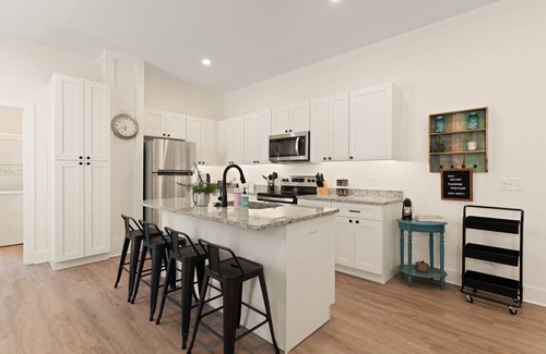 Brunswick Casa | Salt on Wolfe | 2 Bed, 1 Bath