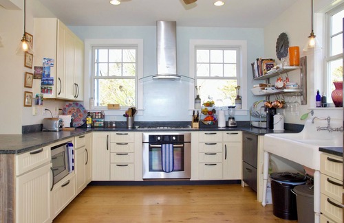 Aquebogue Casa | "Salt & Serenity" - Absolute Beachfront Retreat on the North Fork