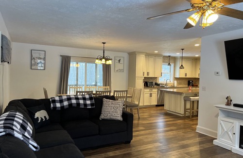 Stroudsburg Casa | Salt Water Pool-7 Person Hot tub- Open Concept 4Bd-2ba Home-Game Rm & 2 Firepits