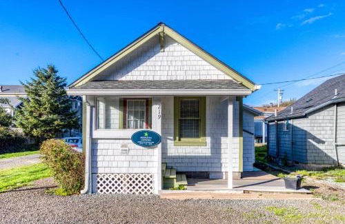 Rockaway Beach Casa | Saltair Creek Cottage - Meredith Lodging