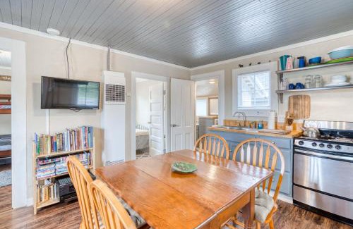 Rockaway Beach Casa | Saltair Creek Cottage - Meredith Lodging