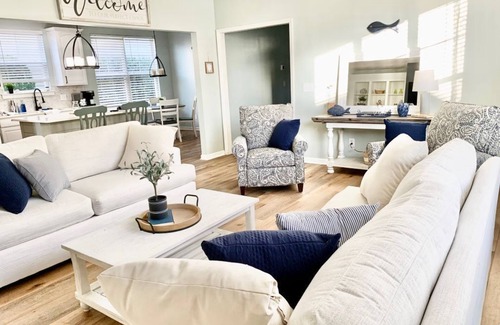 Bluffton Casa | Saltee Cove Coastal Getaway. 3 Bedroom/2.5 Bath Lowcountry Cottage