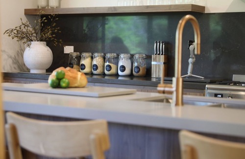 Barringella Casa | Saltwater Creek – Stay 3, Pay 2!