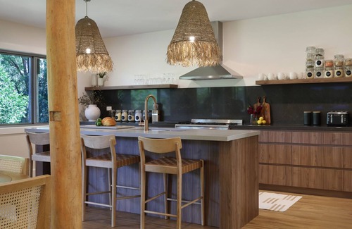 Barringella Casa | Saltwater Creek – Stay 3, Pay 2!