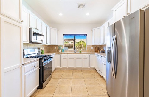 Desert Hot Springs Casa | Saltwater Pool, Spa, Firepit, GameRoom @MariamsBnb