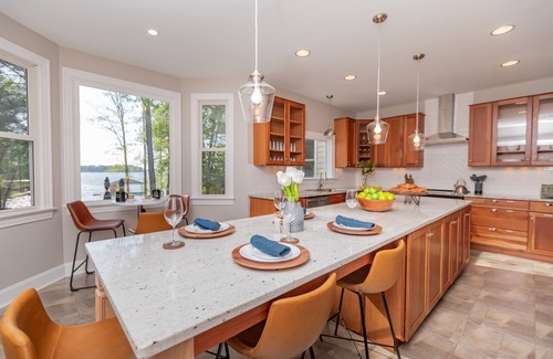 Halifax County Casa | 💥 Saltwater Pool, 8 Bedrms, Sunset Views, Main Lake Cove, Pets🥇