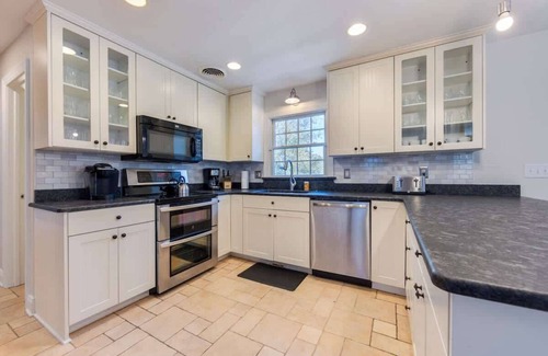 Duck Casa | Saltwater Pool and 5Min Walk to the Beach!