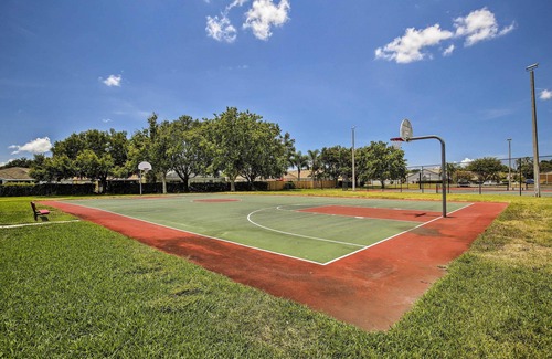 Sabal Harbour Cabaña | Saltwater Pool, Spa & Lanai: Bradenton Home