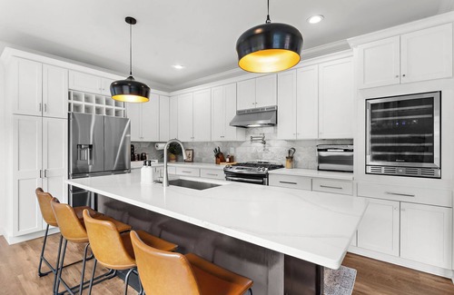 North Charleston Casa | Saltwater Pool & Putting Green in Park Circle with 3 King Beds!