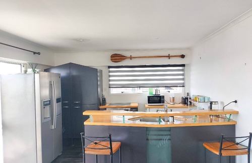 Pukehina Casa | "Salty Dog Beach Bach" is a comfortable and no-frills beachfront retreat.