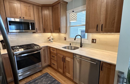South End Condominio | Salty Dog: South End Sunsets - Dog Friendly - 2 short blocks to guarded beach