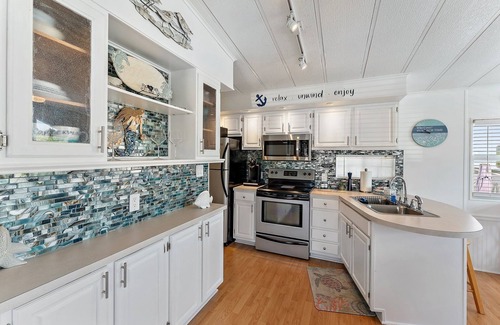 Nettles Island Casa | Salty Mermaid: Charming Beach Cottage in Beautiful Jensen Beach