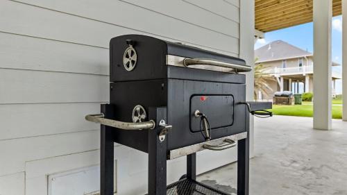 Galveston Casa | Salty Seabass 4BR Seaside Escape