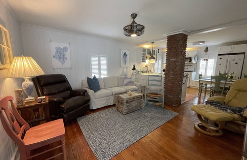 Swansboro Casa | Salty Seas