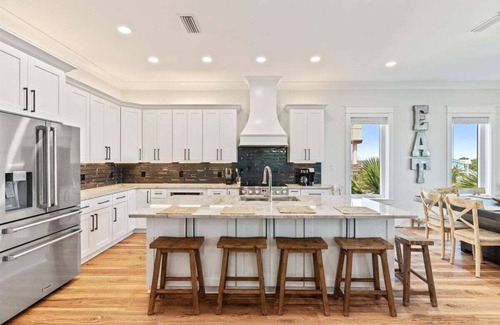 Navarre Beach Casa | Salty Sue 6 Bedroom Home