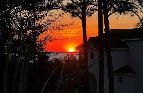Monteray Shores Casa | Salty Sunsets