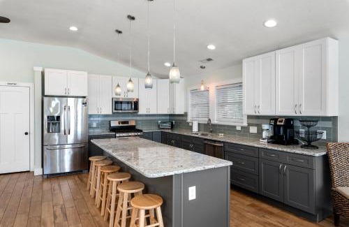 Monteray Shores Casa | Salty Sunsets