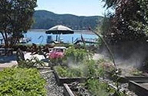 Sooke Cabaña | Salty Towers Oceanfront Cottages