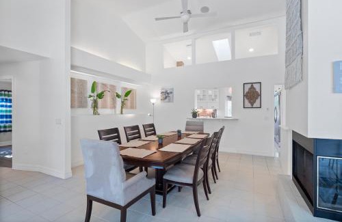 Palm Harbor Casa | SALTY TURTLE Luxury Salt Water Pool Home on Salt Water Canal with Tiki Bar