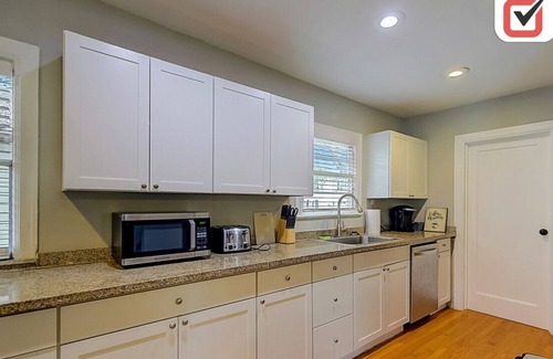 Palma Ceia Casa | Sam's Floridian Lifestyle | Sleeps 11 | Pool | Pet Friendly | Near Boardwalk