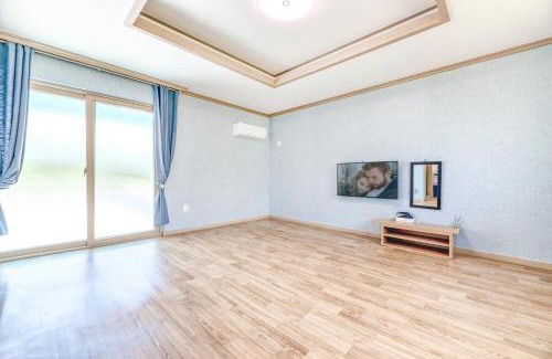 Samcheok Casa | Samcheok Greenhyang Pension