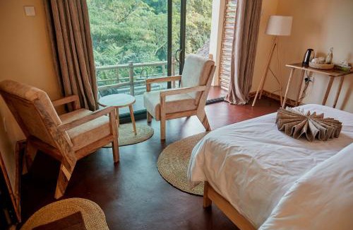 Arusha Cabina | Samora River Lodge