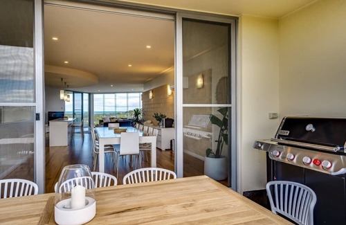 Middleton Casa | Samphire Middleton-Absolute Beachfront-Luxury-WiFi