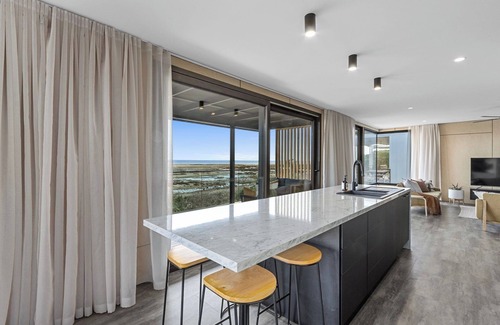 Minlacowie Casa | Samphire Stays at Hardwicke Bay - Absolute beachfront!
