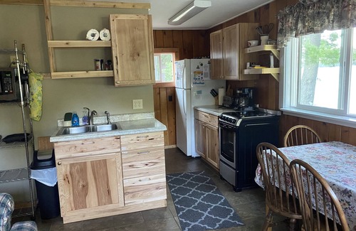 Sarona Cabina | Sam’sPlace Cabin 1 on Long Lake, near shoreline, quiet. Own dock available.