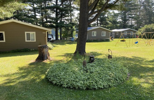 Sarona Cabina | Sam’sPlace Cabin 2 on Long Lake, near shore line, Quiet. Own dock available.