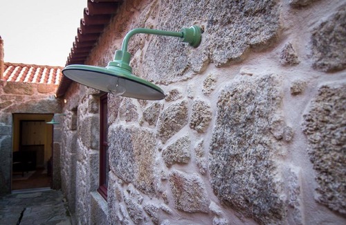 Macieira de Cambra Cabaña | Samuel House y Derminda - Abuelos Casas